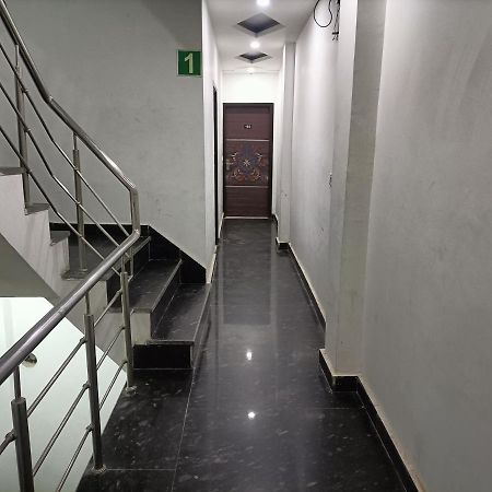 Airport Hotel Breeze Új-Delhi Kültér fotó
