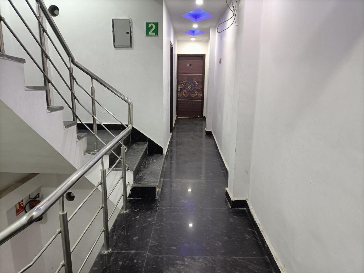 Airport Hotel Breeze Új-Delhi Kültér fotó