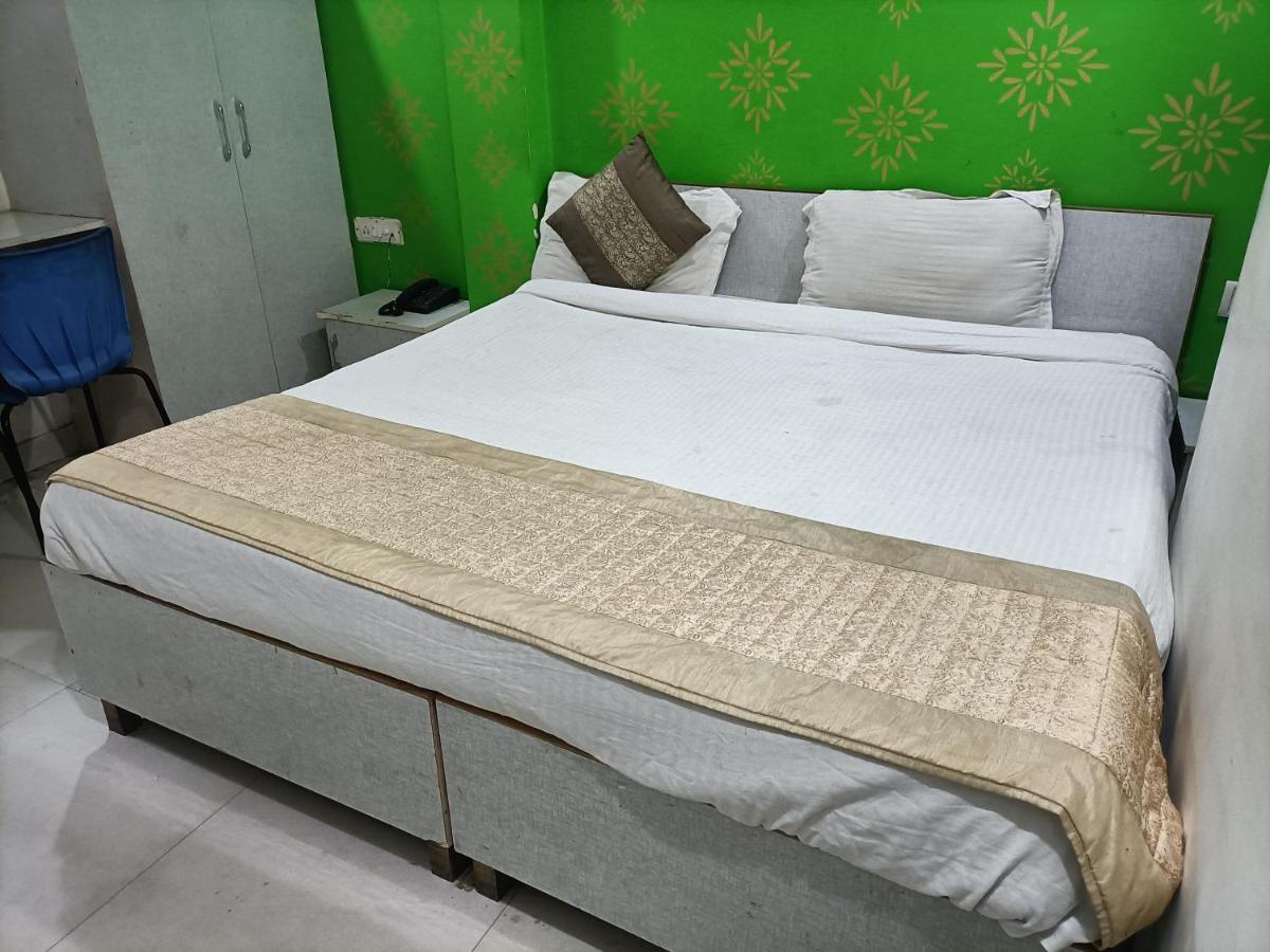 Airport Hotel Breeze Új-Delhi Kültér fotó